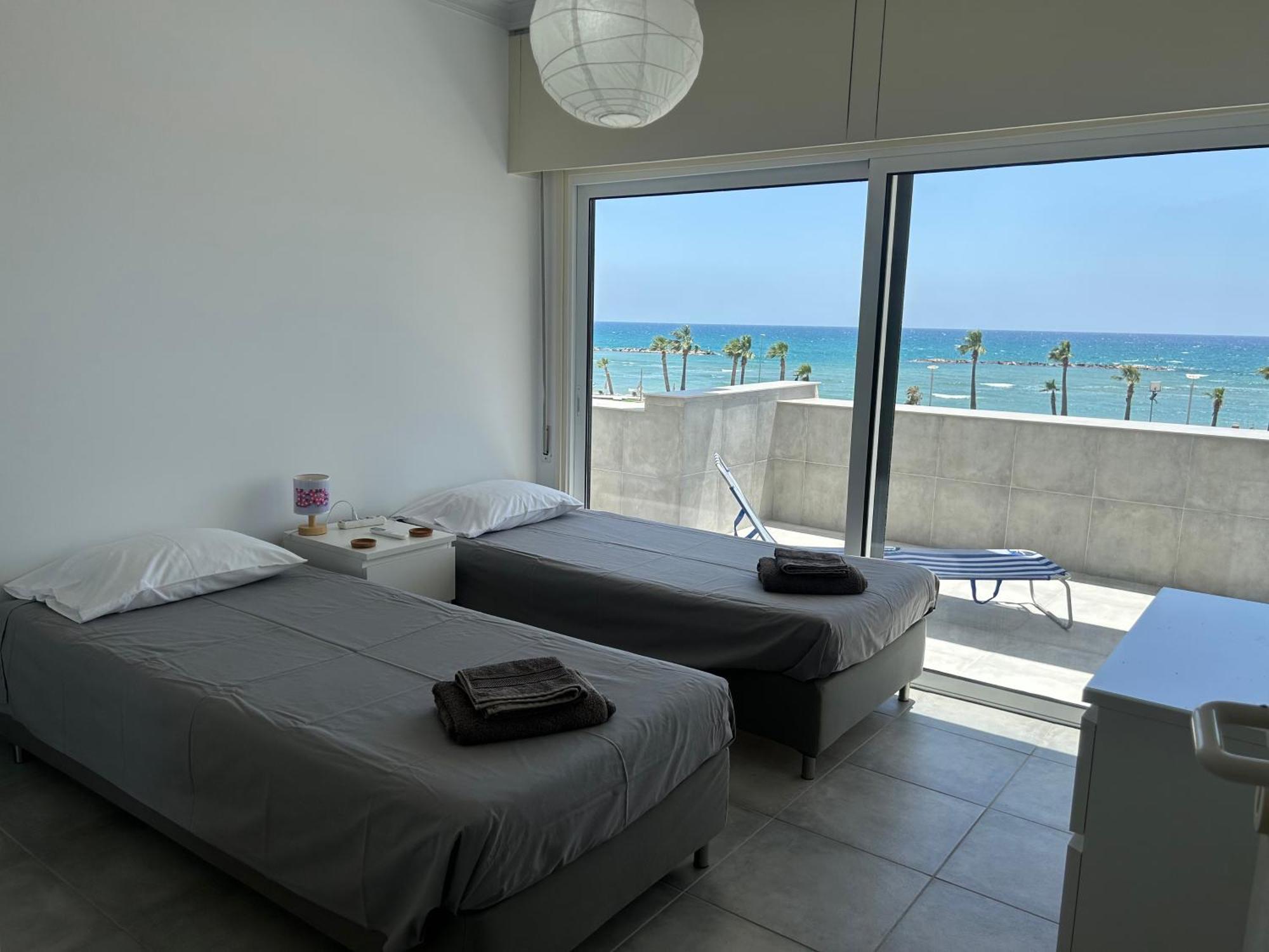 Julie'S Beach House Voroklini Exterior photo